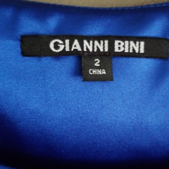 Blue dress with flounce color - Picture 3 of 3